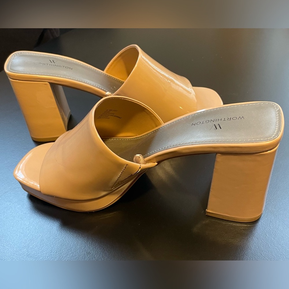 Nude Worthington Heels size 7. Only worn once.